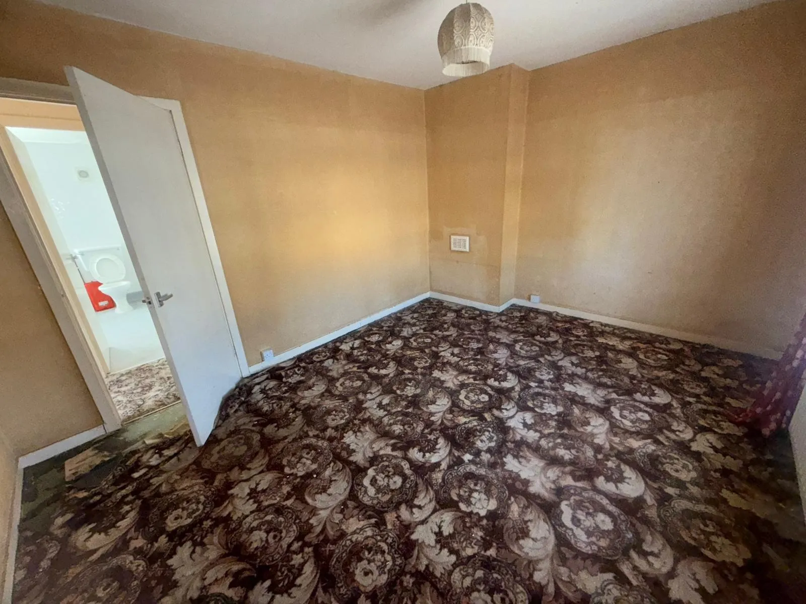 2 Bedroom Semi-Detached in Wolverhampton