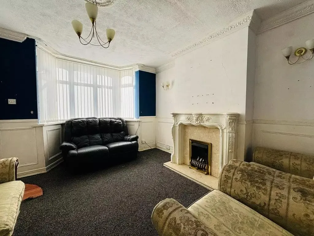4 Bedroom Semi-Detached in Walsall