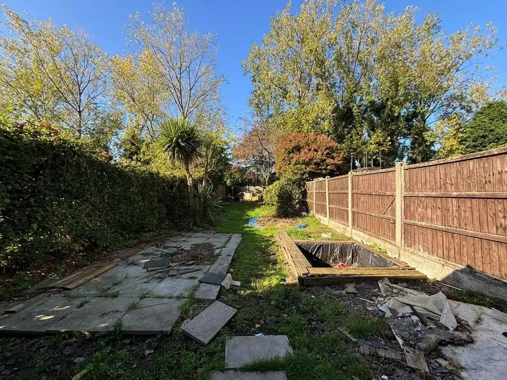 4 Bedroom Semi-Detached in Walsall