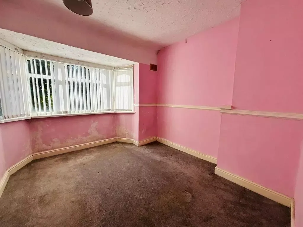4 Bedroom Semi-Detached in Walsall