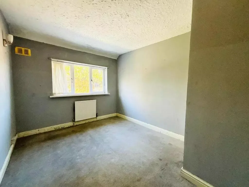 4 Bedroom Semi-Detached in Walsall