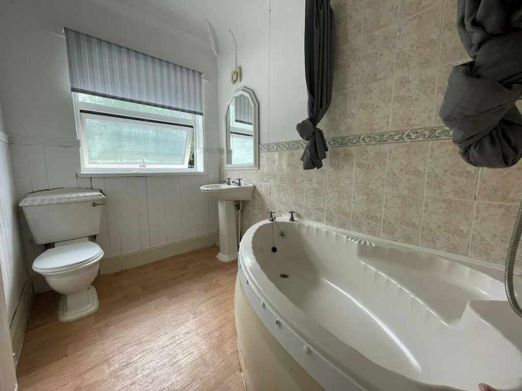 4 Bedroom Semi-Detached in Walsall