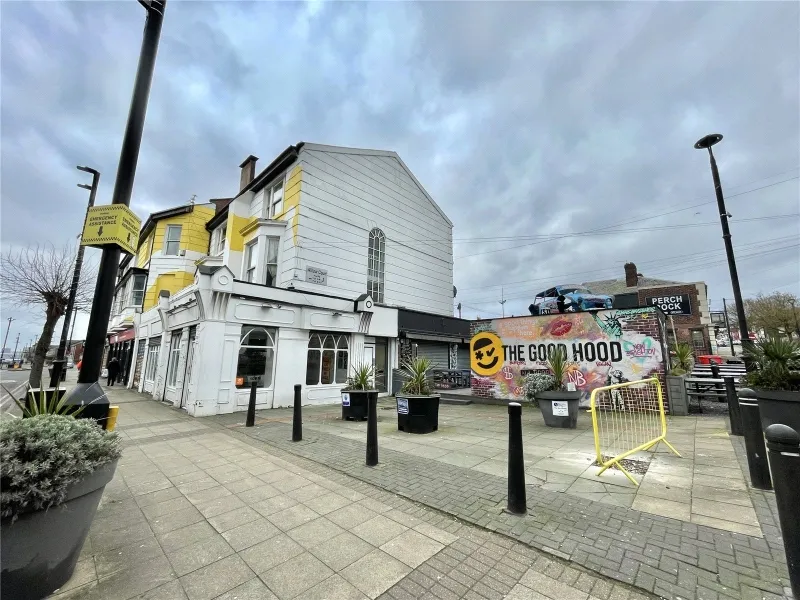 Flat 8, Willow Court 1 Grosvenor Road - Lot 3 on 11/06/25