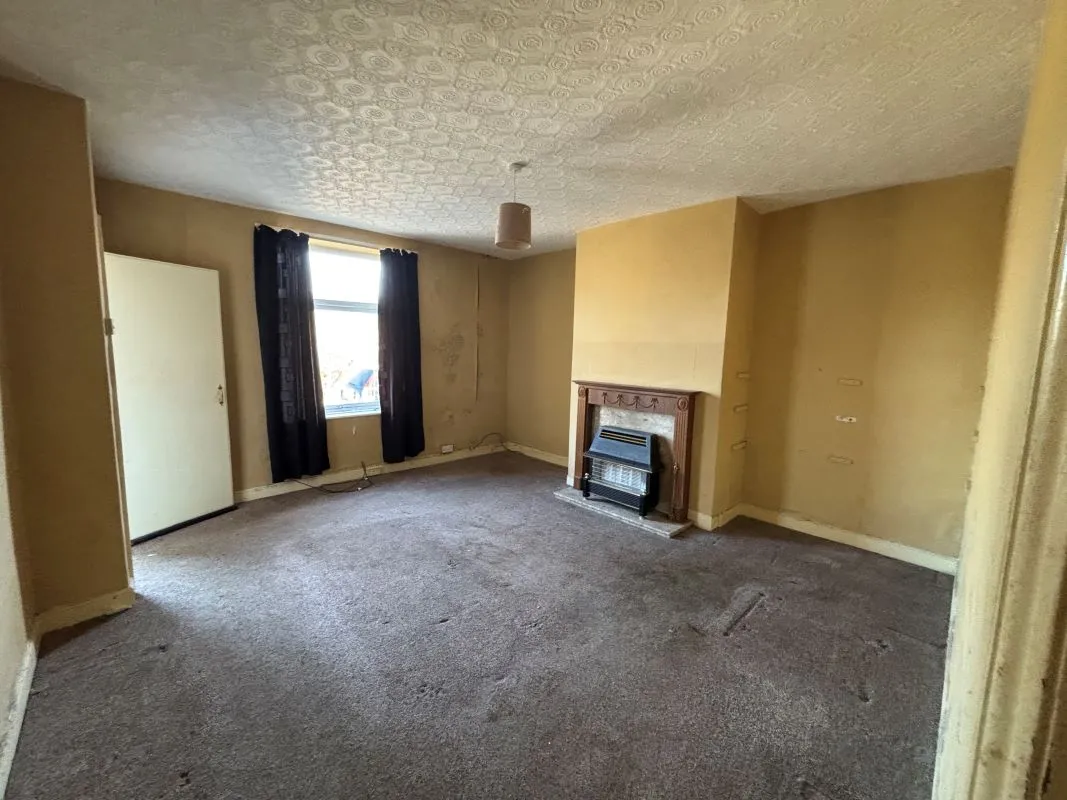 11/12 Belle Vue Terrace, Luddendenfoot, Halifax, West Yorkshire, HX2 6HG