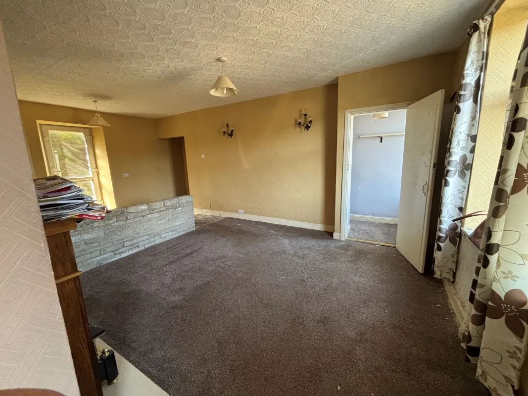11/12 Belle Vue Terrace, Luddendenfoot, Halifax, West Yorkshire, HX2 6HG