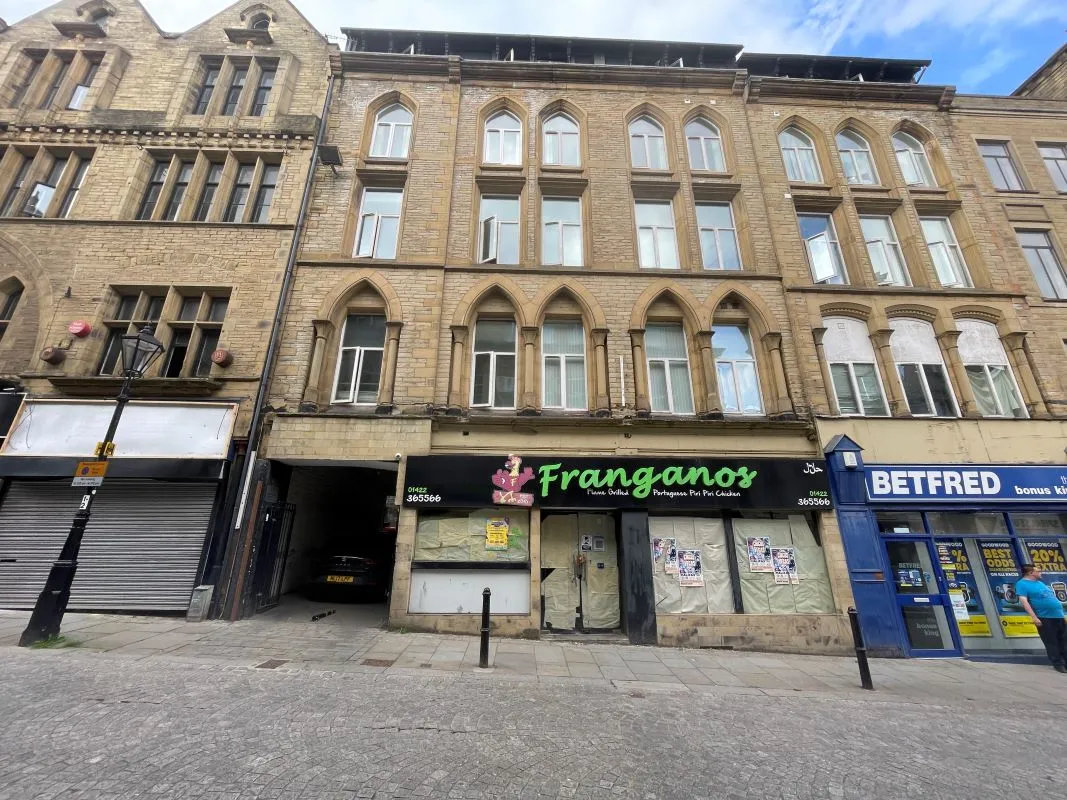 Apartment 13 Crown Court Chambers, 8-12 Crown Street, Halifax, West Yorkshire, HX1 1TW