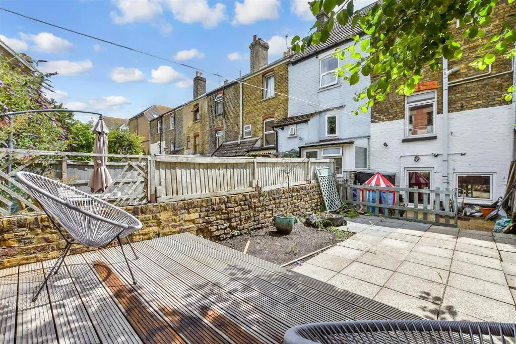 2 bed Terraced