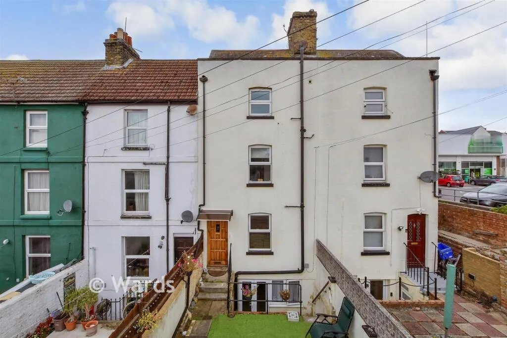 3 bed Terraced