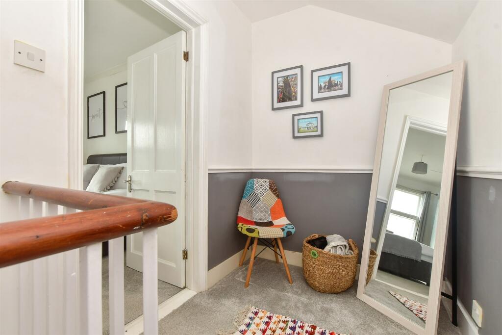 2 bed Maisonette