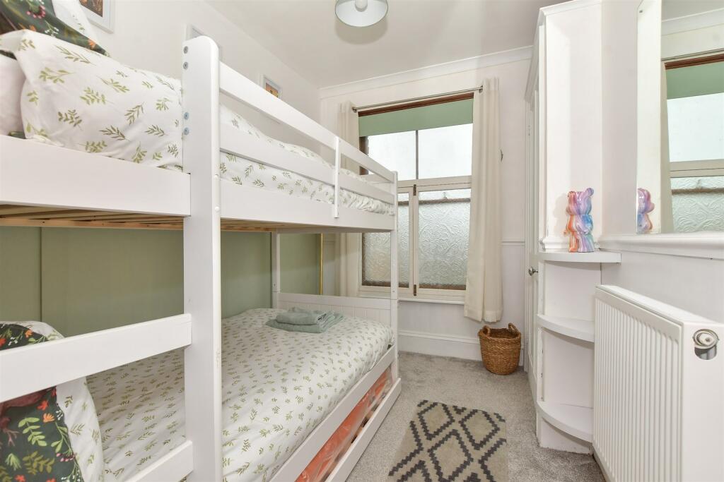 2 bed Maisonette