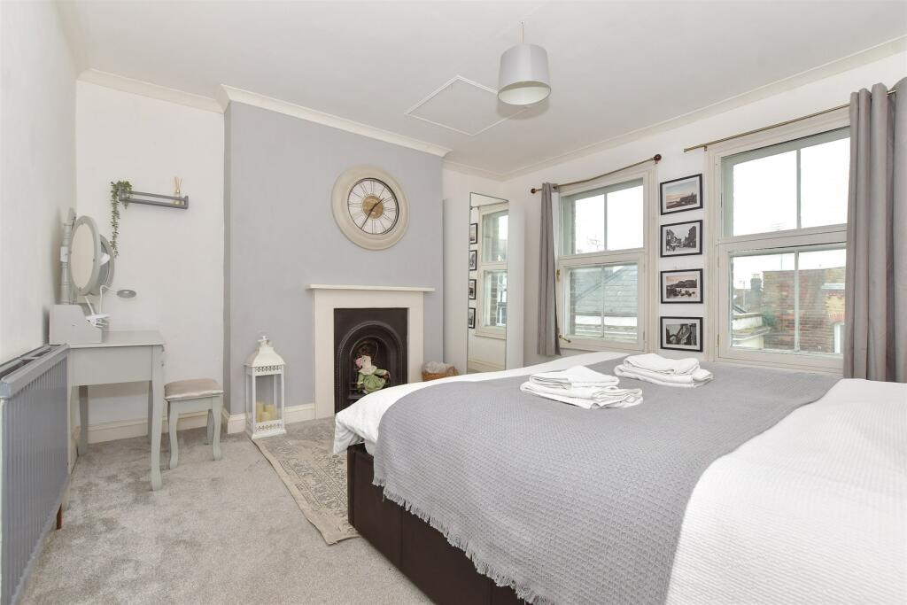2 bed Maisonette