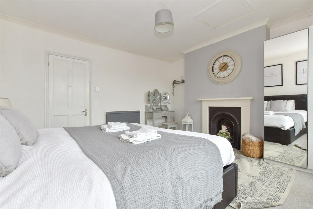 2 bed Maisonette