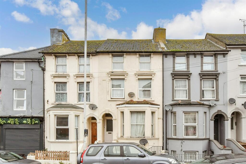 4 bed Maisonette