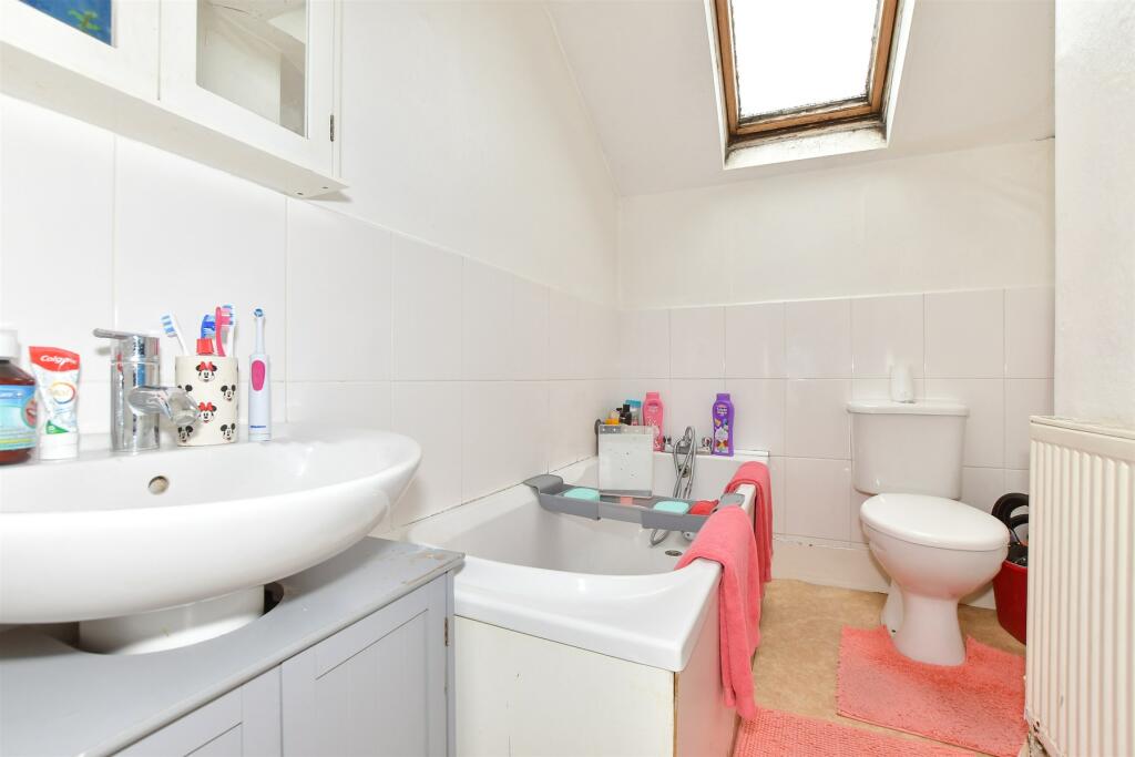 4 bed Maisonette