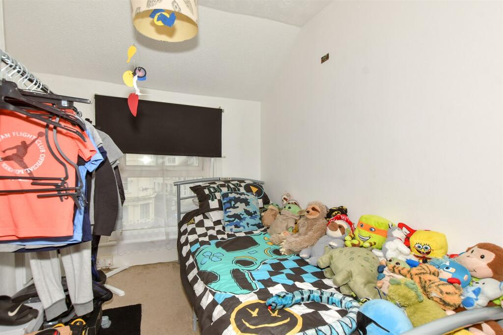 4 bed Maisonette