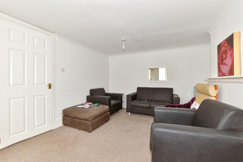 4 bed Maisonette