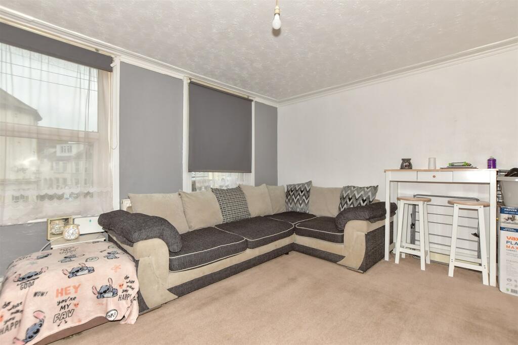 4 bed Maisonette