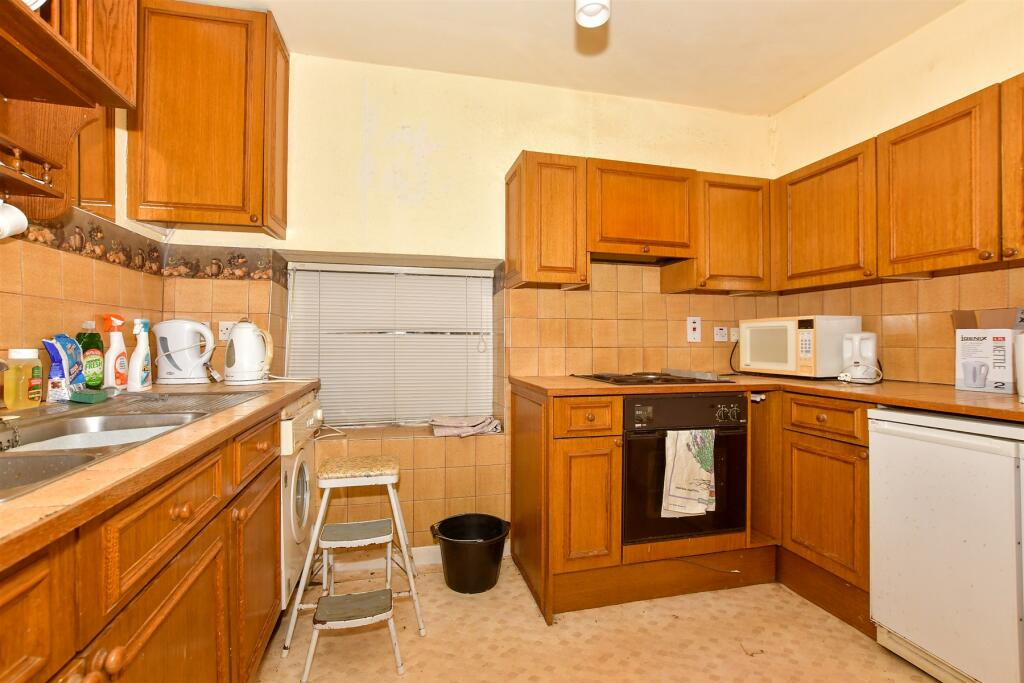 2 bed Maisonette