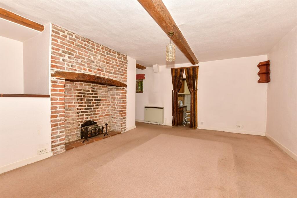 2 bed Maisonette