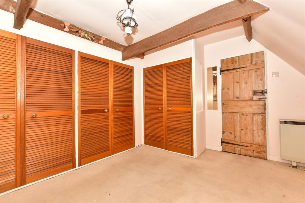 2 bed Maisonette