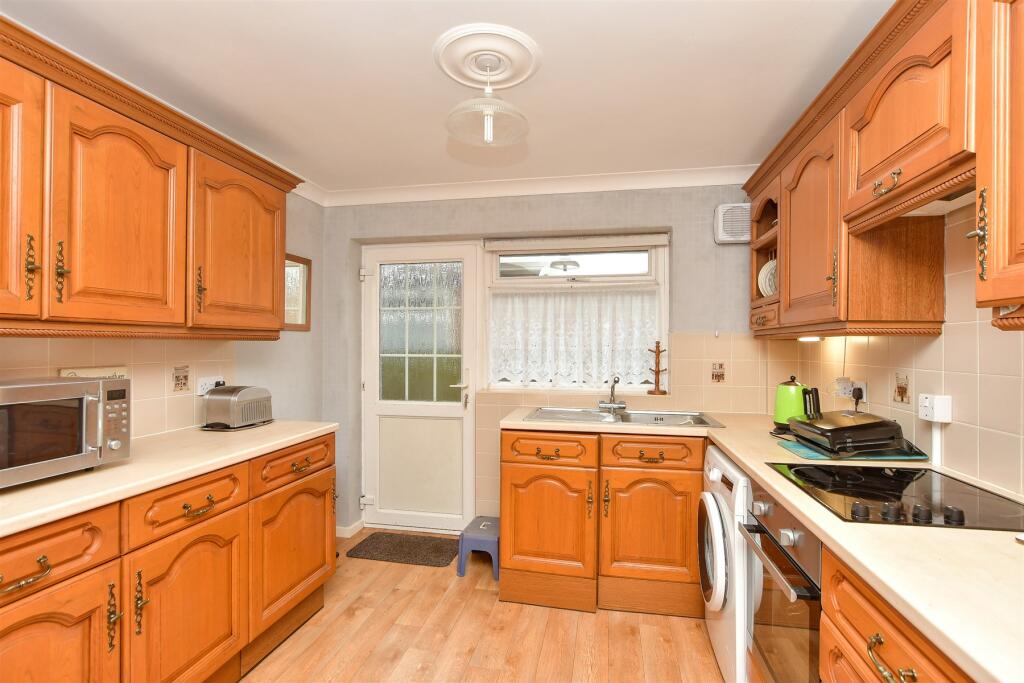 4 bed Detached Bungalow