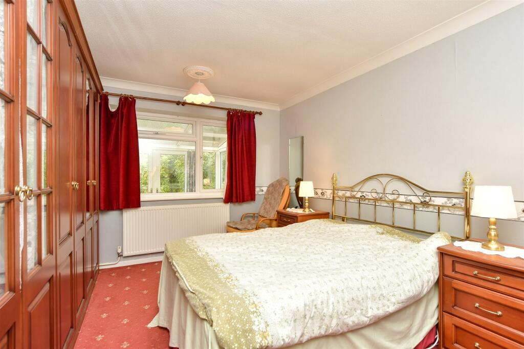4 bed Detached Bungalow