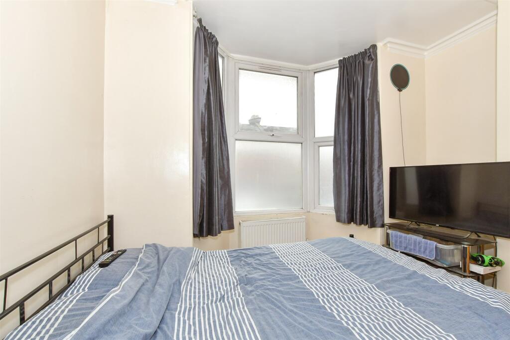 4 bed Terraced