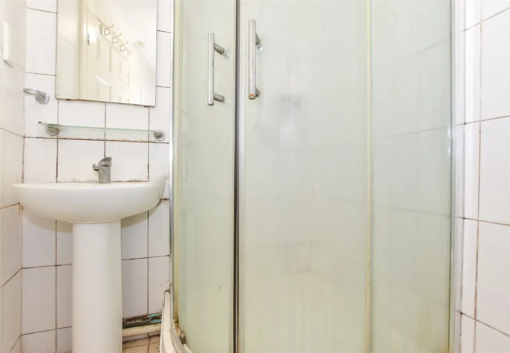 6 bed Terraced