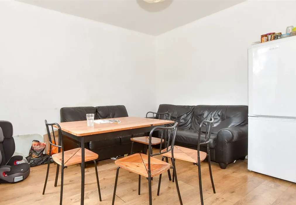 6 bed Terraced
