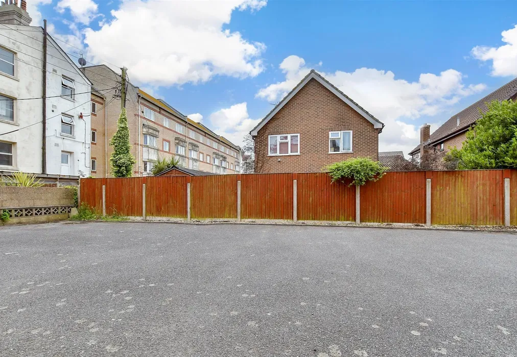 1 bed Apartment