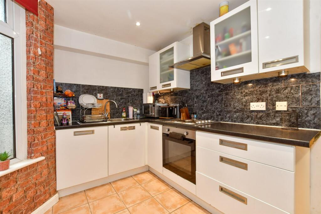 2 bed Maisonette