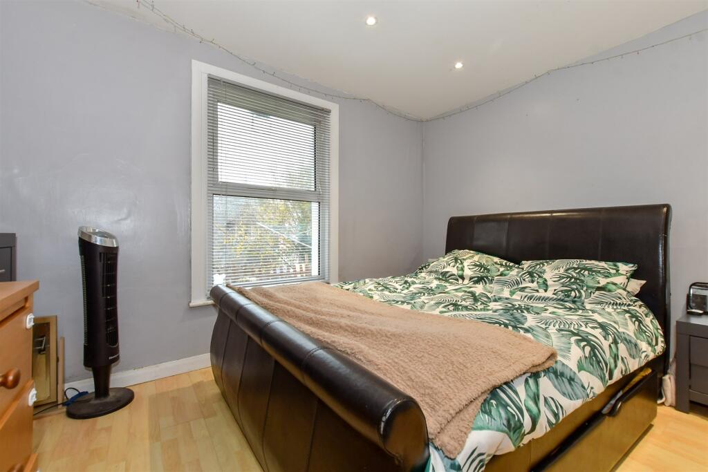 2 bed Maisonette