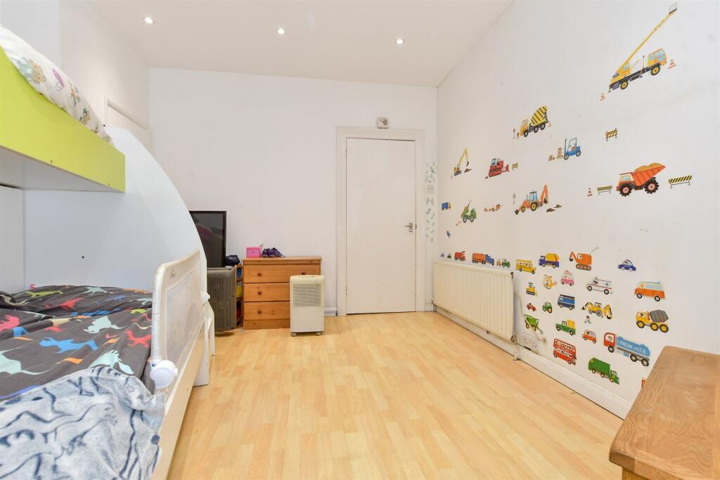 2 bed Maisonette