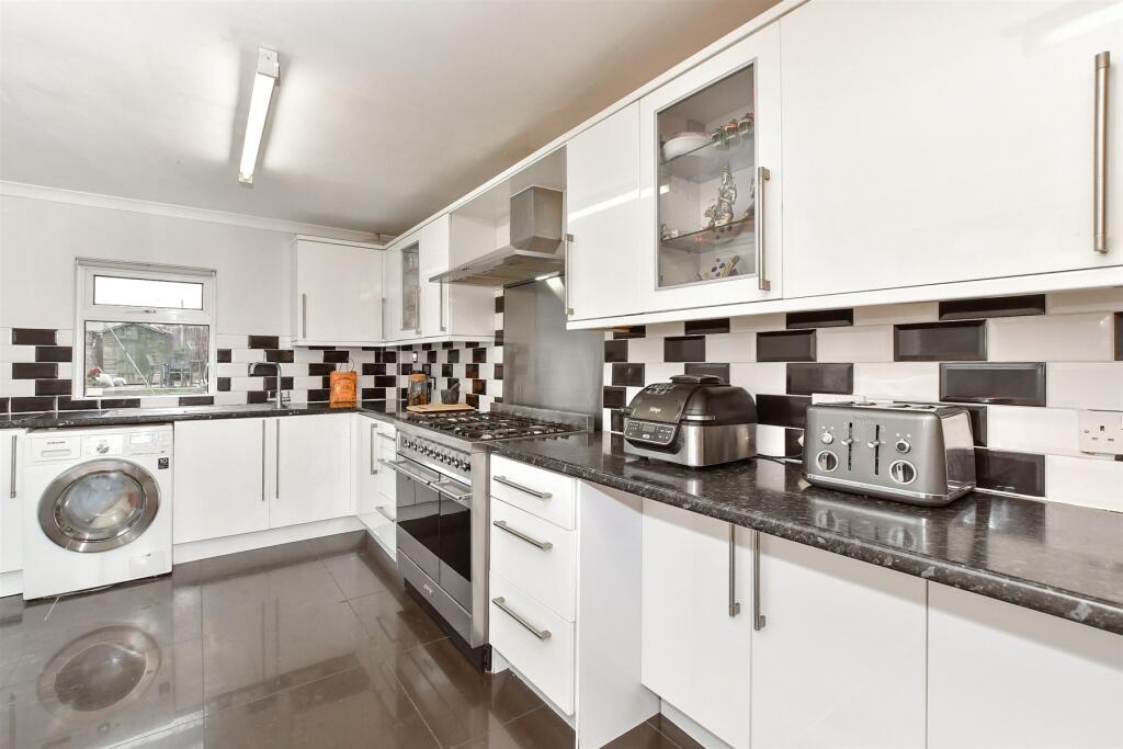 3 bed Terraced
