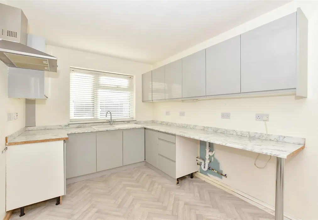 3 bed End of Terrace