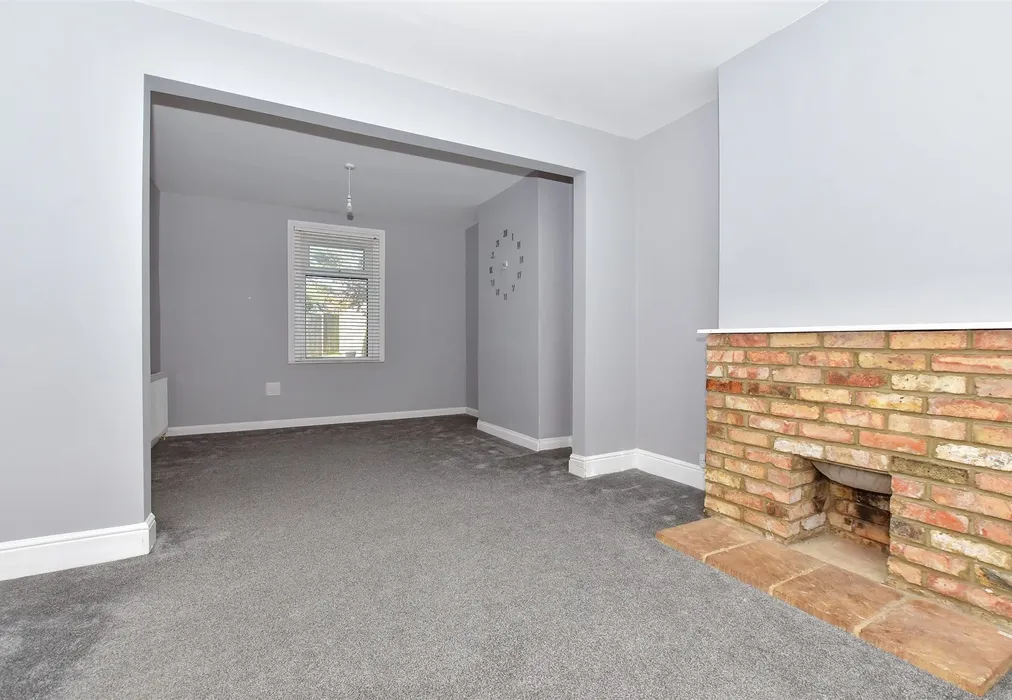 3 bed End of Terrace