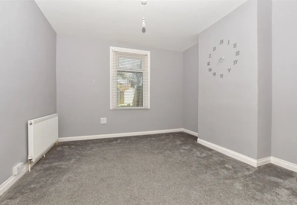 3 bed End of Terrace