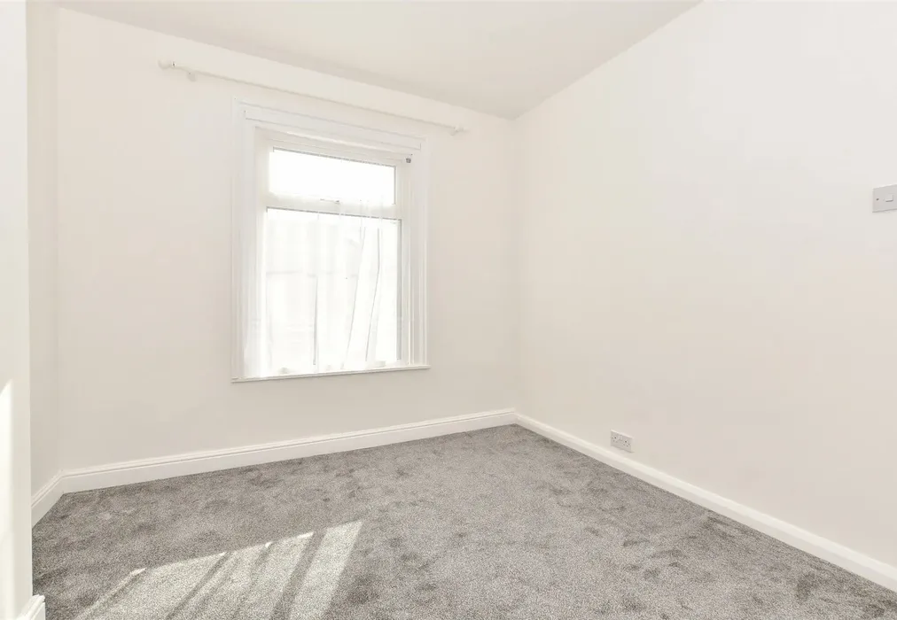 3 bed End of Terrace