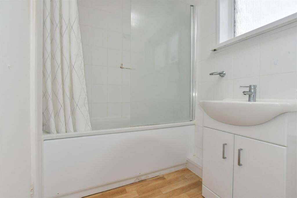3 bed End of Terrace