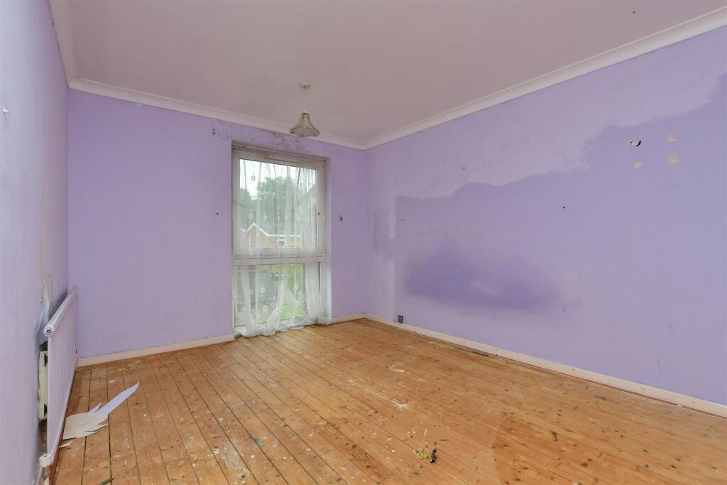 3 bed End of Terrace
