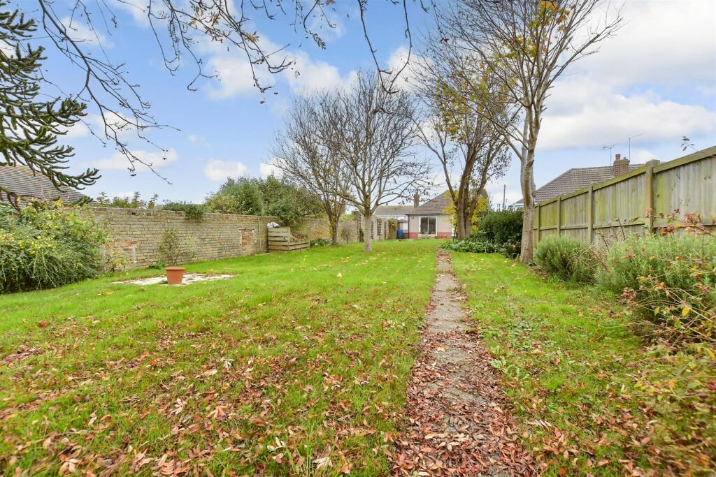 2 bed Detached Bungalow