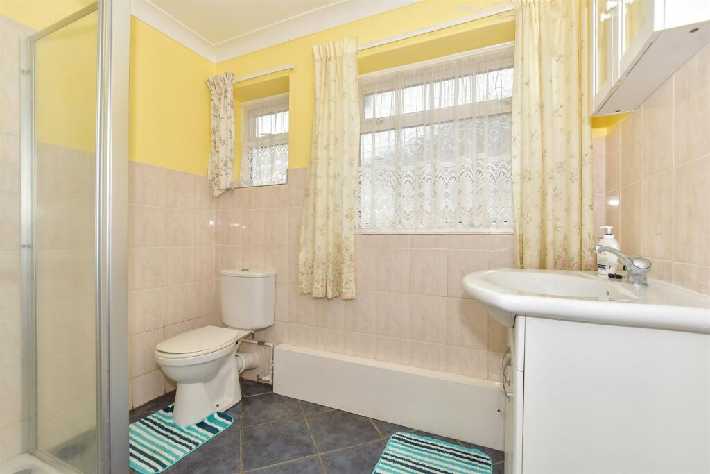 2 bed Detached Bungalow