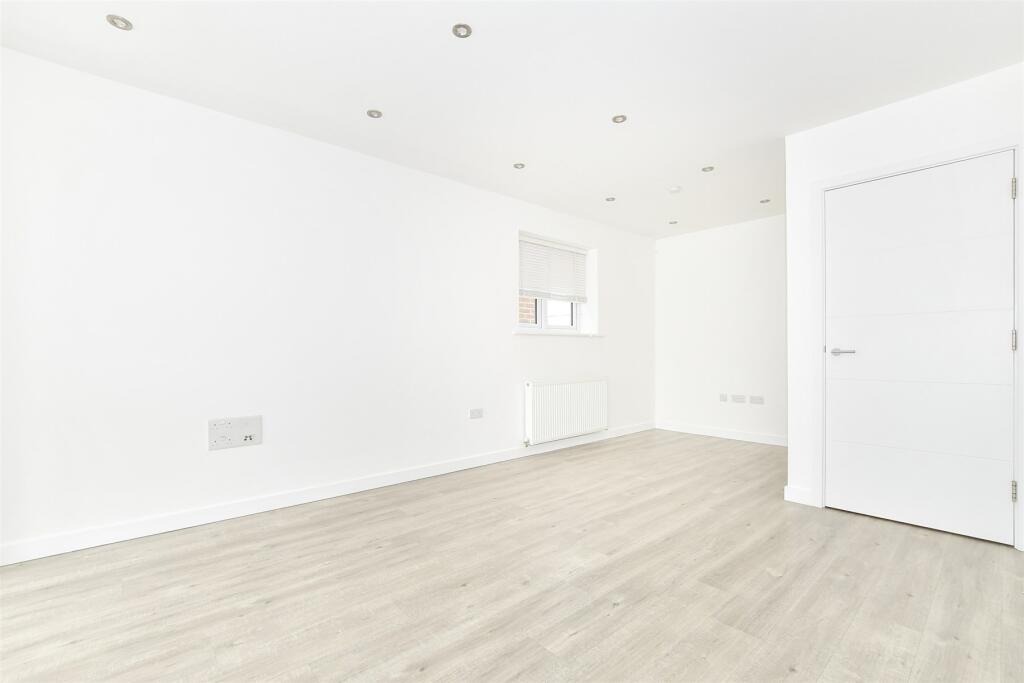 2 bed Apartment