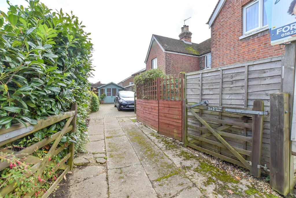 2 bed Semi-Detached