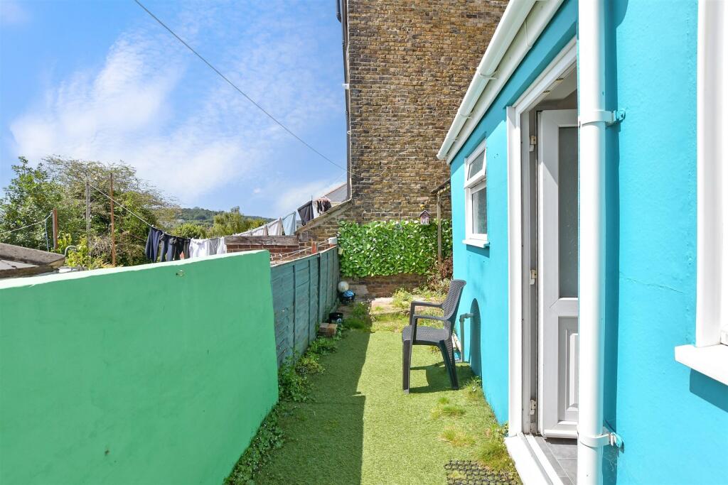 2 bed Terraced