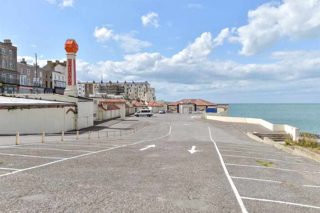 2 bed Apartment