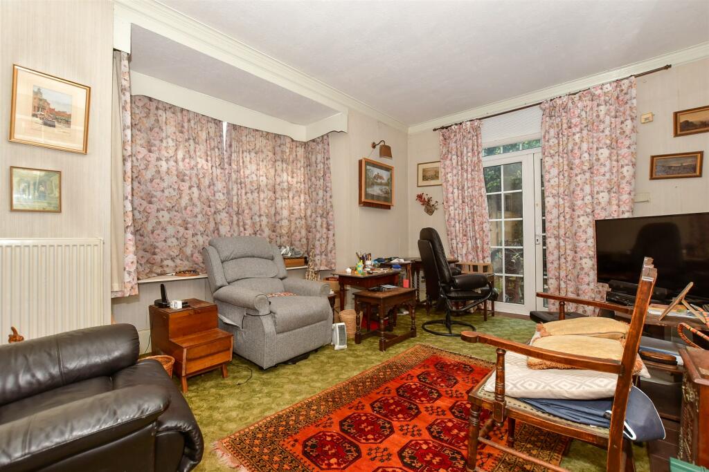 4 bed Detached