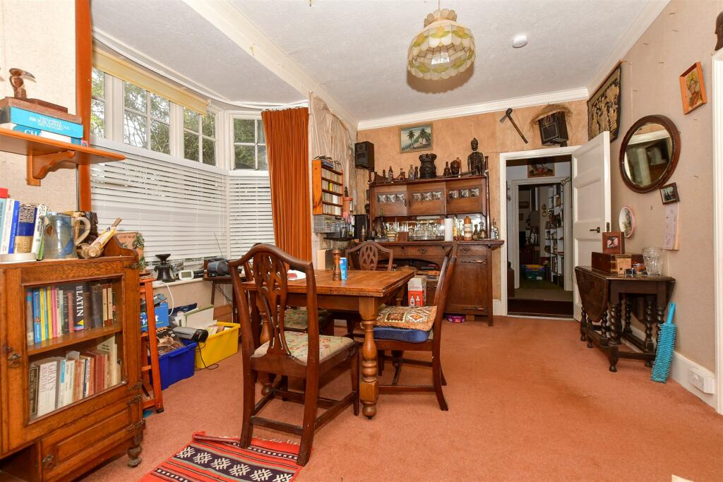 4 bed Detached