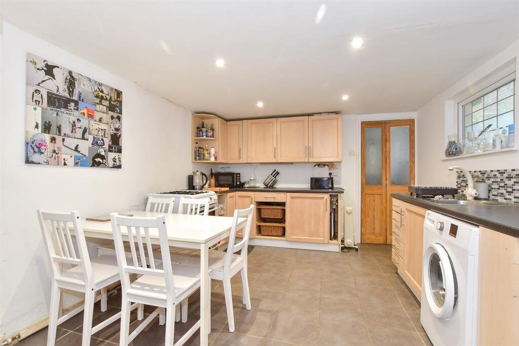 4 bed Detached