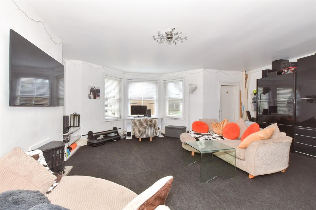 4 bed Detached